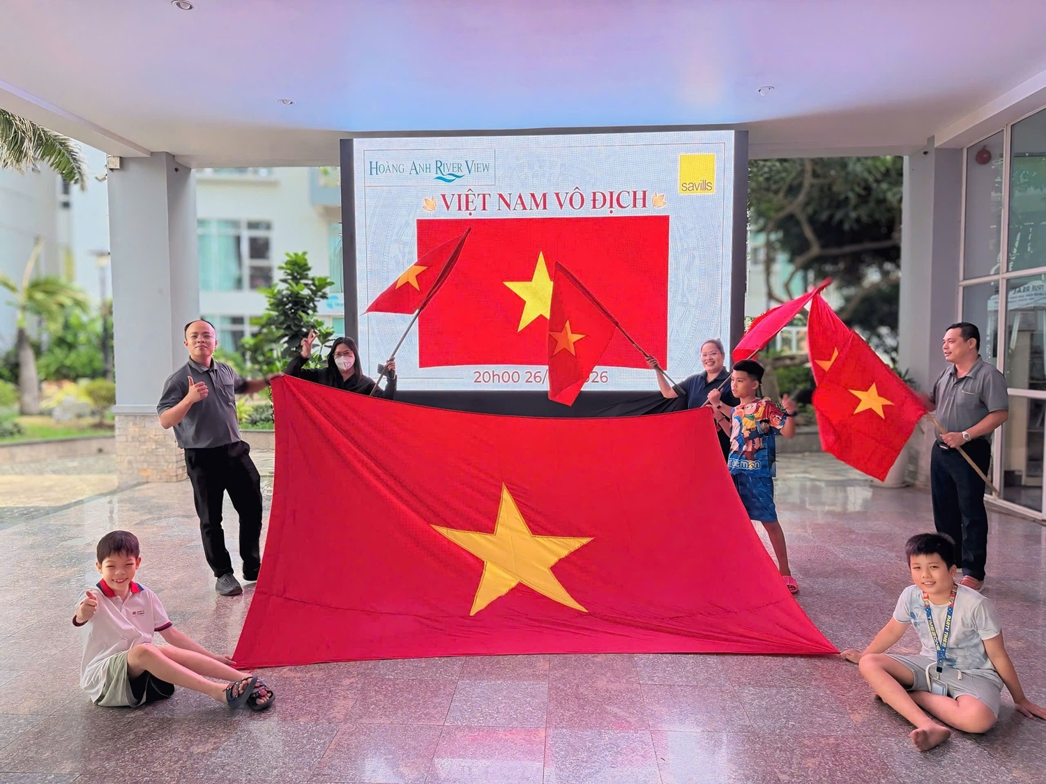 HARV: Đêm Hào Hùng Khi Tình Làng Hòa Cùng Nhịp Đập Bóng Đá Quốc Gia